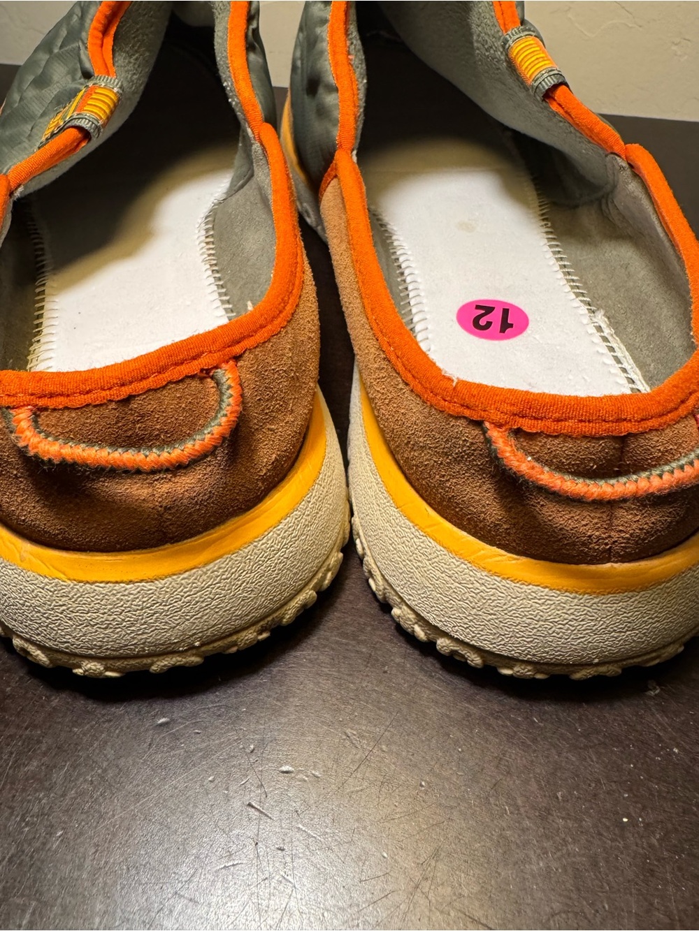 Men’s L.L. Bean Quilted Olive Green and Orange Slip-On Mules Size 12 - Picture 6 of 9
